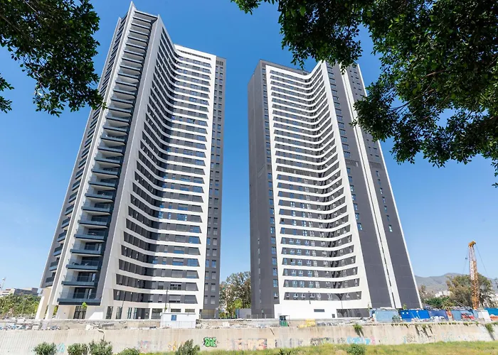 Skyline VI Pool & Coworking By Ele Apartments